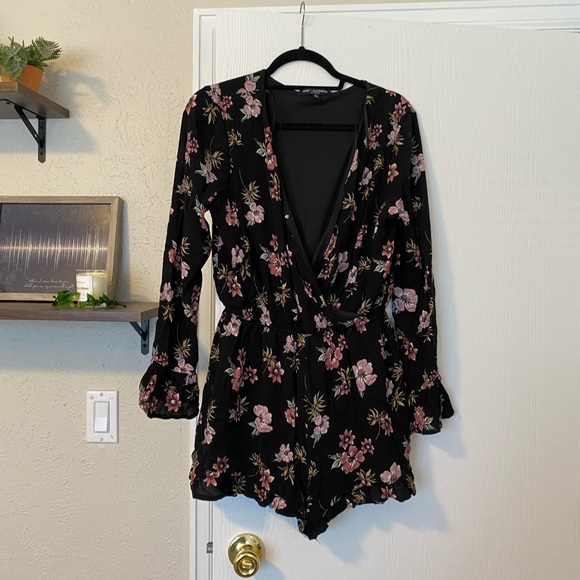 One clothing floral romper - Picture 1 of 6